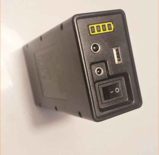 #33 ***NYHED - 160w 12/24 Volts ALT-I-EN-PAKKE: multibatteri incl oplader og forsyningskabel